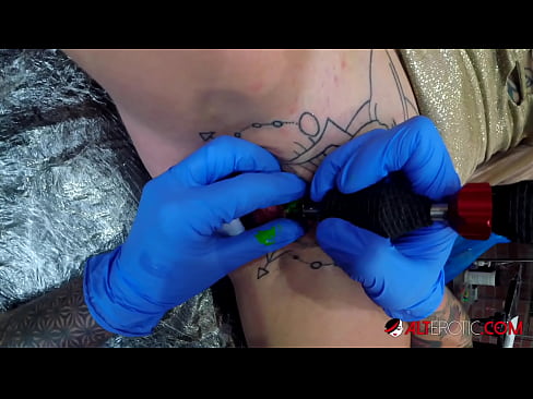 ❤️ Äärimmäisen tatuoitu hottie Sully Savage sai tatuoinnin klitorikseen ❤️❌ Lutkat at fi.dreamlandpassionjourney.ru ﹏